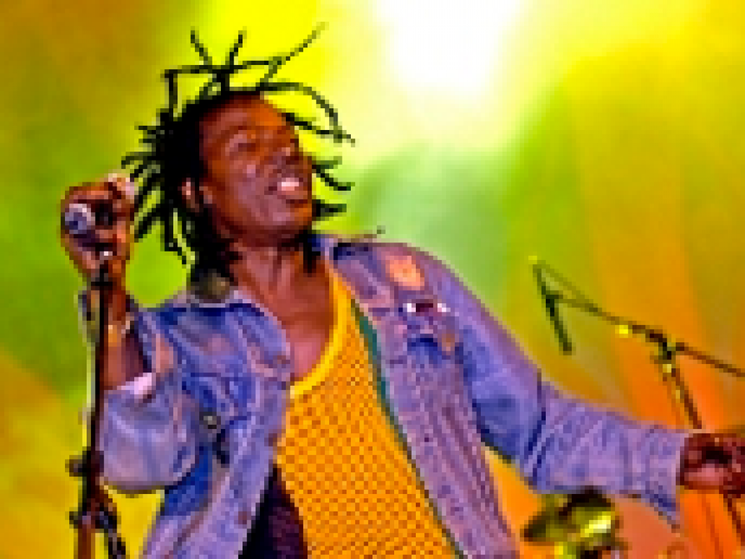 03-05_alpha-blondy_1333465905.png