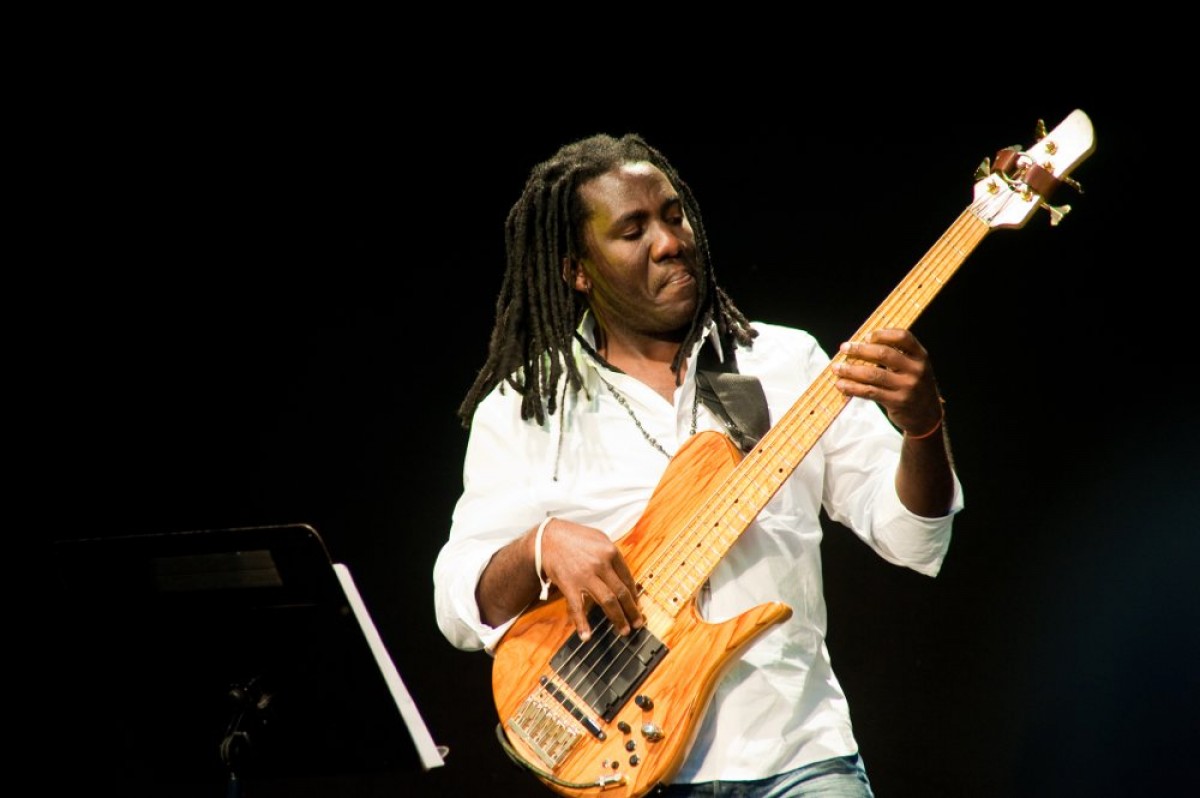 Richard_Bona_@_Dinant_Jazz_Nights_2009-07-20.jpg