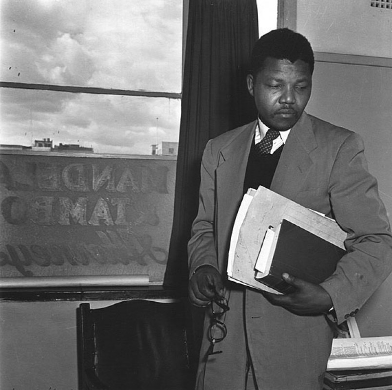 picture: Jürgen Schadeberg, 1958. Mandela leaving the courtroom during the Treason Trial