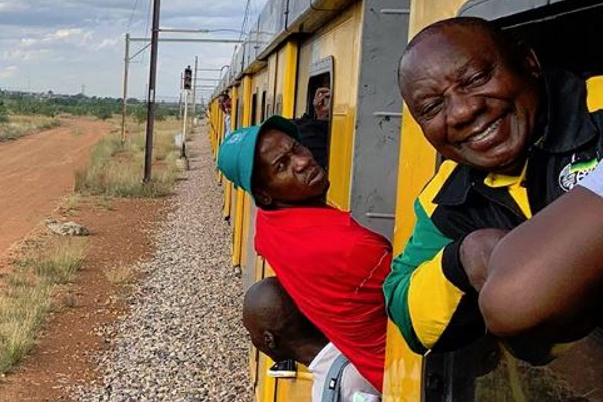 ramaphosa_train_sa.jpg