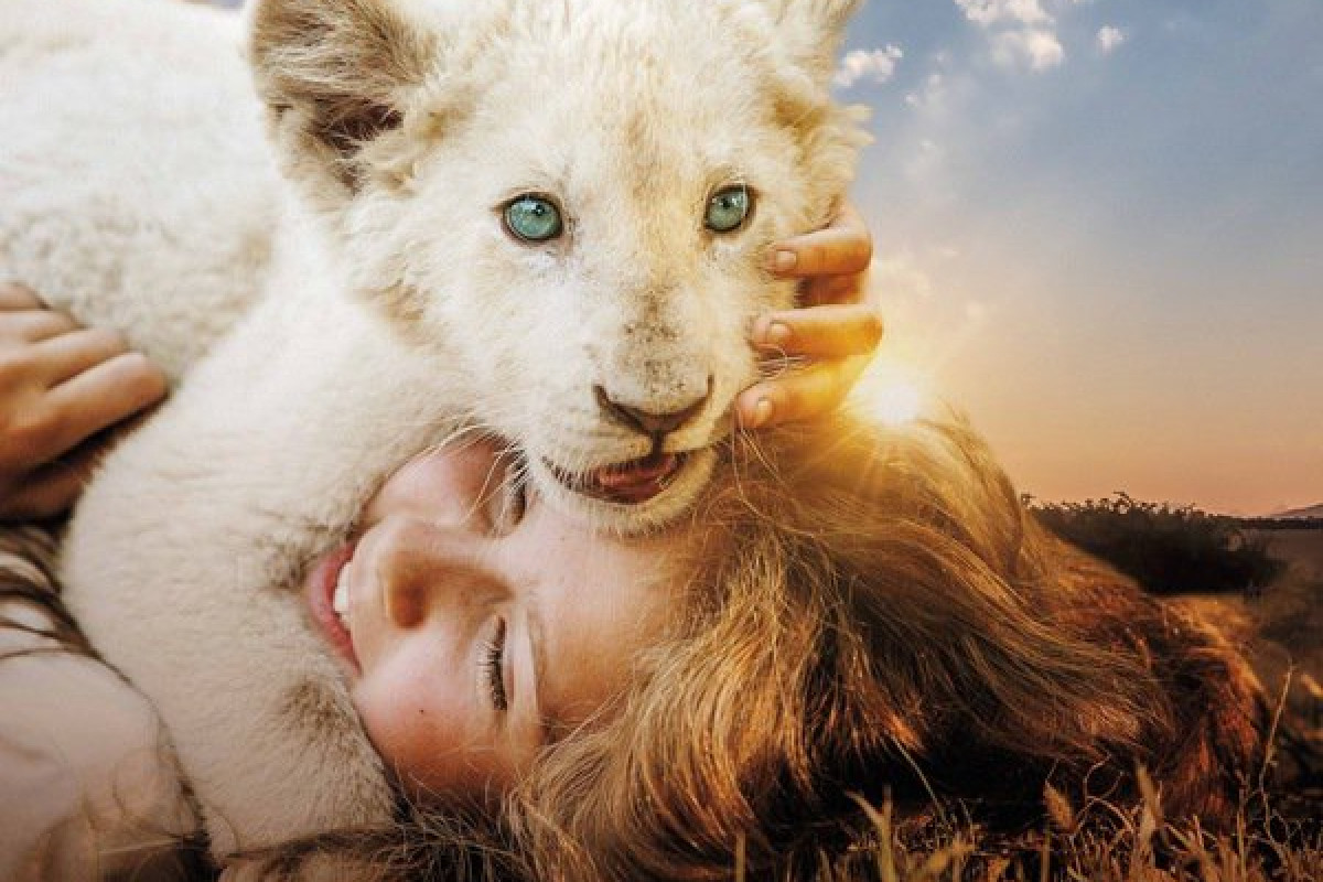 miaandthewhitelion.jpg