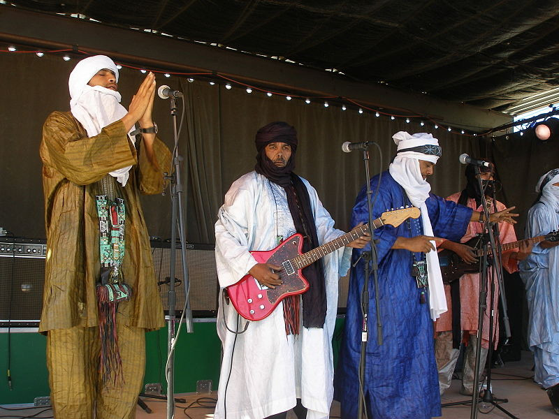 800px-Tinariwen-2.jpg