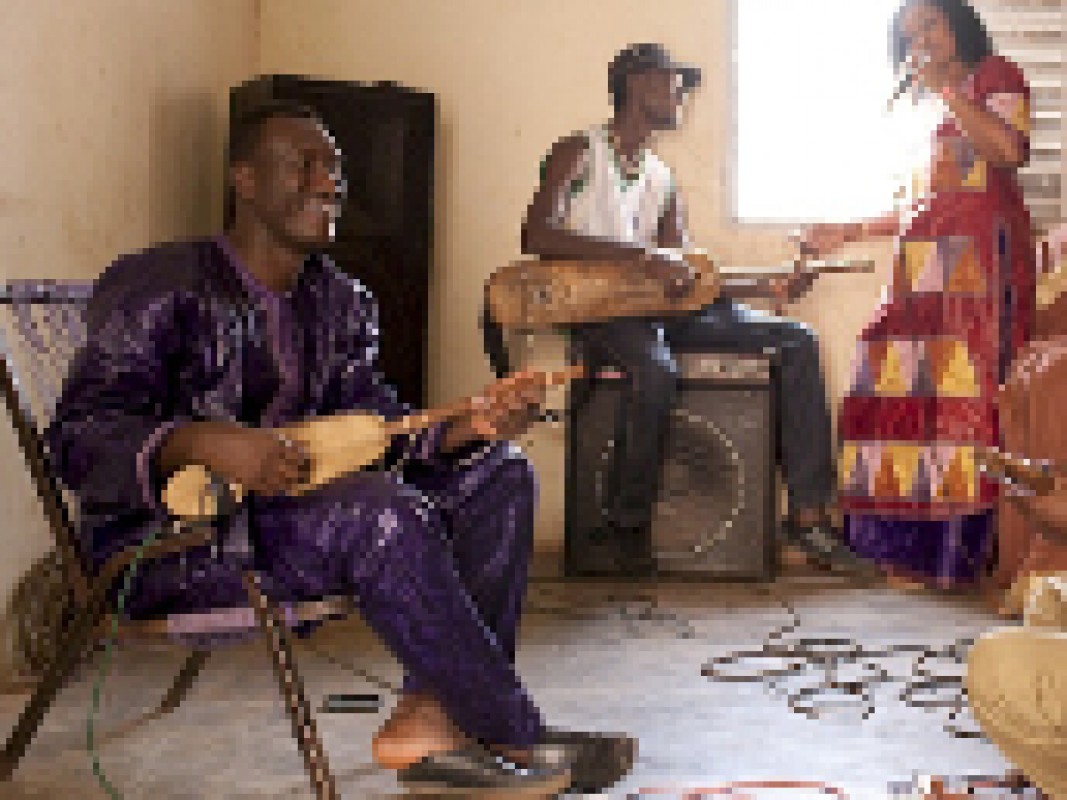 carousel_bassekou_small_1477401914.jpg