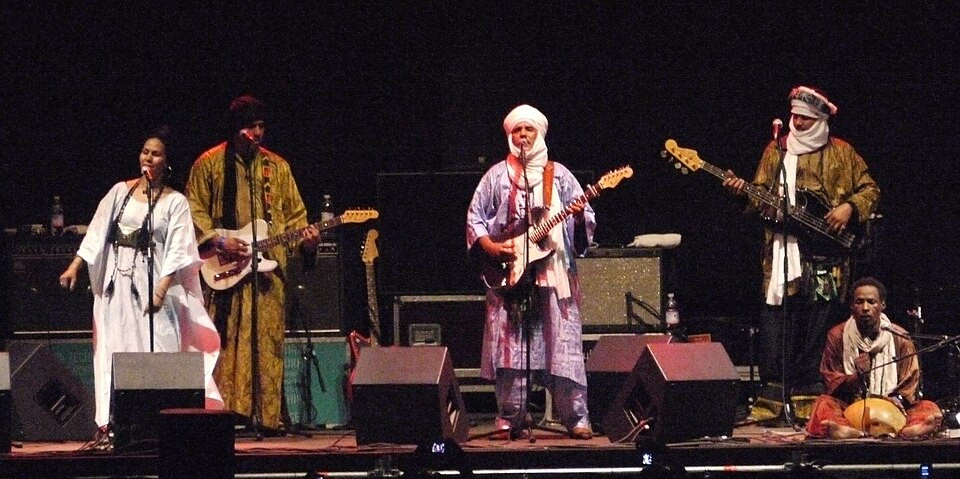 Tinariwen-Bardentreffen_2010.jpg
