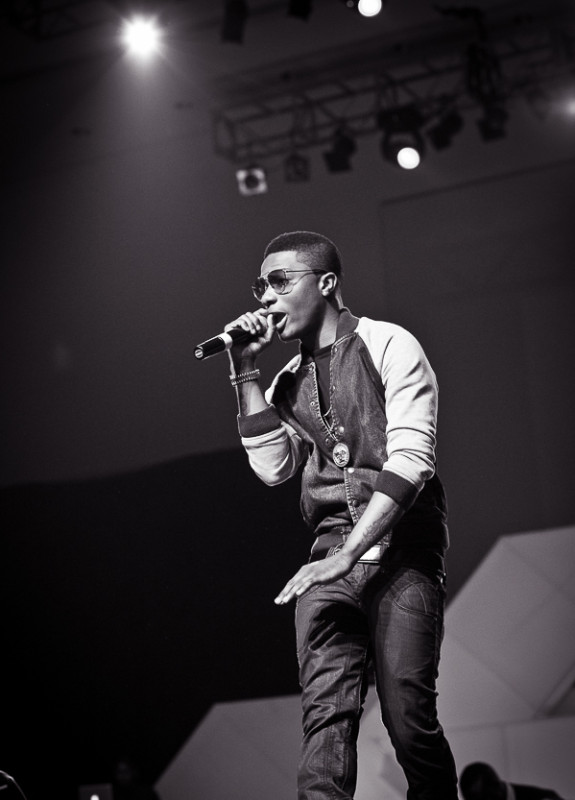Wizkid_at_Iyanya's_album_launch_concert,_2013.jpg